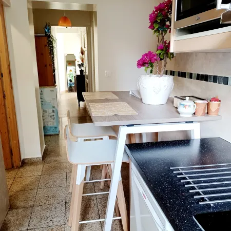 Shared appartement with 3 private rooms terrace garden parking 600m RER B