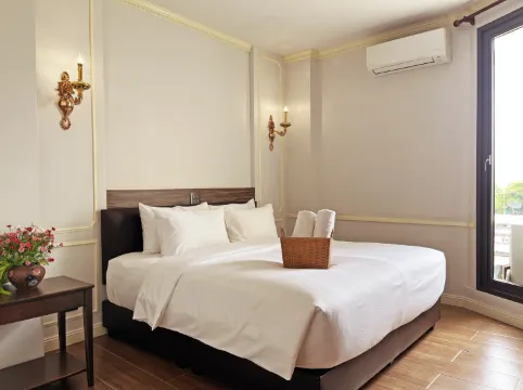 Trip.com ห้องดีลักซ์ เตียงใหญ่ 1 เตียง