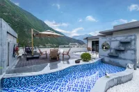 Jiuzhaigou Yunshan Bieyuan Homestay - Pools