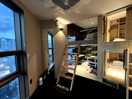 Nomad Live Hostel Отели рядом с достопримечательностью «BUSAN X the SKY»