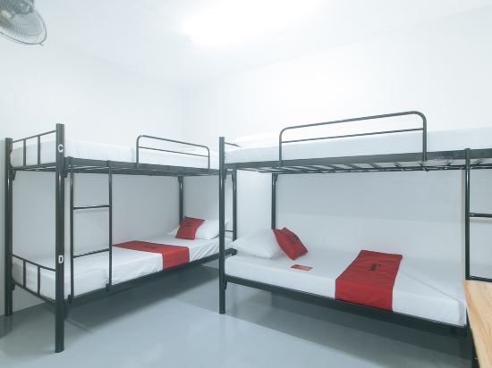 RedDoorz @ Qhouzz near PUP