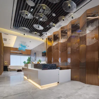 Yizhou Ruijin Hotel (Guanshanhu Park, Guanshanxi Road Subway Station Store) Hotels near Jinyangqiantu Center Square