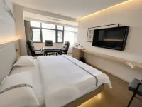 Jiating Hotel (Zhaotong Financial Center) Hotels near Luo Binghui Square