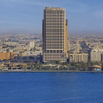 DoubleTree by Hilton Sharjah Waterfront Hotel & Residences Отели рядом с достопримечательностью «Centeral Souq»
