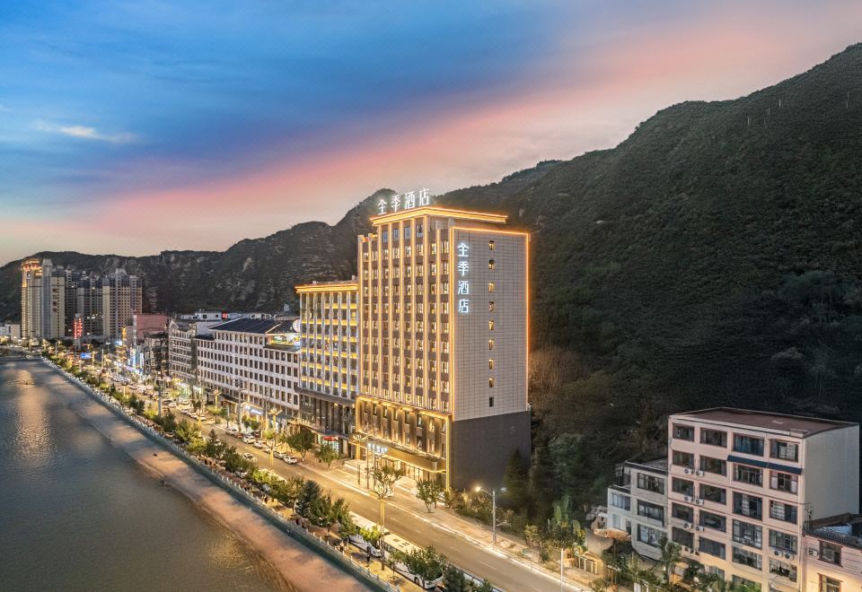 hotel overview picture