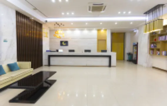 City Comfort Inn Hotel (Xianning Wenquan Road Walmart Plaza)