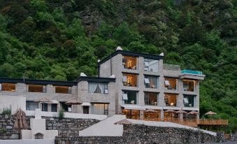 Siguniang Mountain Nation Park Hotel(The most popular and convenient hotel for overseas guests)