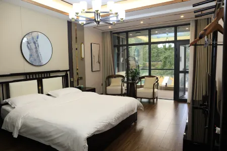 Luanchuan Lushuiwan Homestay Отели рядом с достопримечательностью «Bamboo Sea Wild Animal Park»