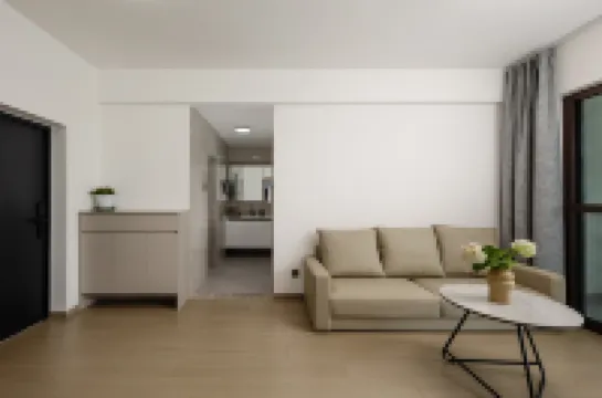 MiLe Dongfeng Artistic Inn.