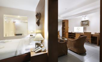 CENTRAL PLACE HOTEL