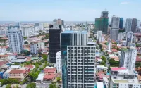 Phnom Penh Infinity Pool Down to $25/N - M Residence - romantis