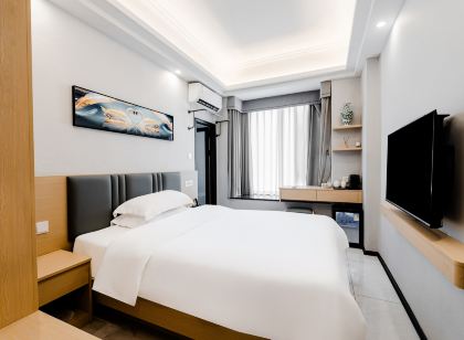 Longchuan Yibao Apartment Hotel