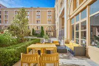 Apart'hotel Odalys City Atrium Các khách sạn gần Carrières de Bibémus