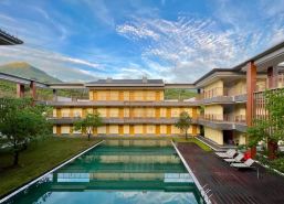 FLOWERY RESORT