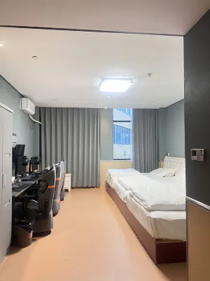 Ninghai Showtime E-Sports Hotel