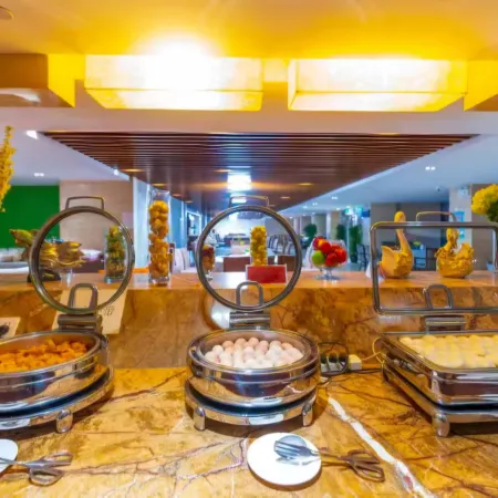 Luchuan Puyin Hot Spring Wellness Hotel
