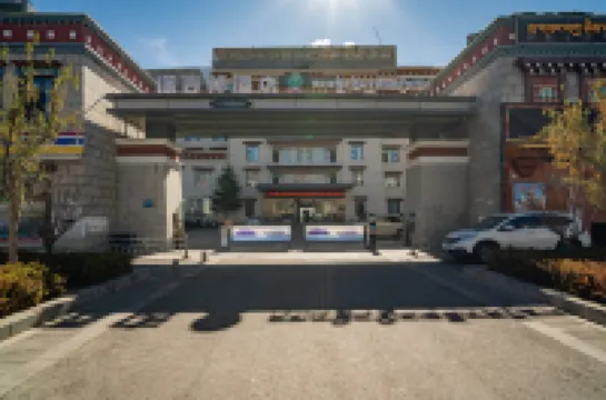 ラサ嘎吉林ホテル