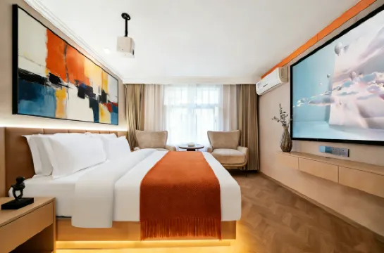 โรงแรมซินเยว่เฟิงจิง (จิ่วจ้ายโกว วัลเลย์ ซีนิกแอนด์ฮิสทอริกอินเทอเรสต์แอเรีย ซีนิกสปอต)