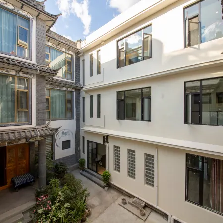 Qiuyue S Bay Light Luxury Homestay