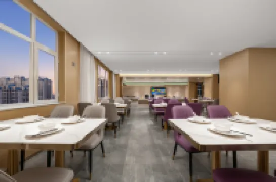 Ye Yuchen E-sports Movie Hotel (DingZhou Railway Station)