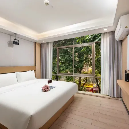 UNIQUE HOTEL