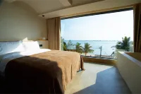 Zhina South China Sea View Hotel (Lingshui Nanwan Monkey Island Branch) - Infinity Pools