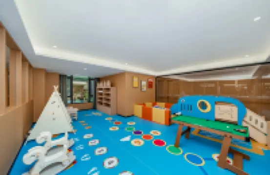 河池麗呈潮控飯店（金城江站白馬步行街店）