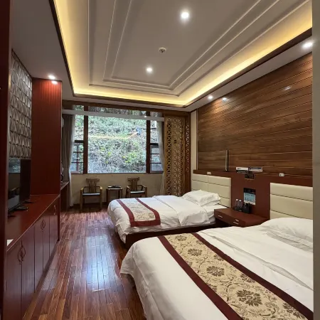 Lalong Yunqi Xiaozhu Inn