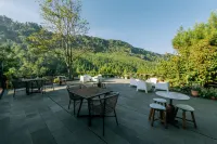 The Lodge Maribaya - พร้อมอาหารเช้า