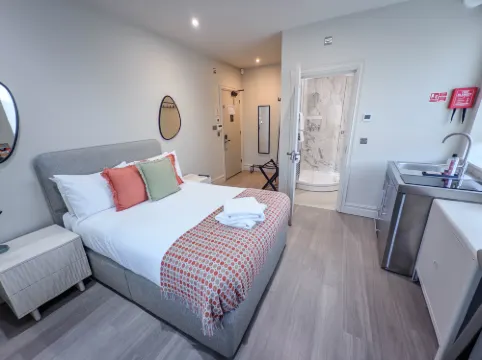 George Apartments