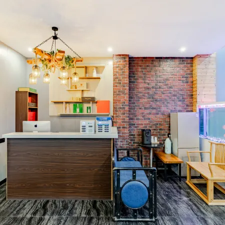Langyue Fashion Hotel (Chizhou RT-Mart)