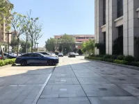 Wanjia International Hotel - Bãi đậu xe