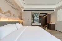 Elong International Hotel (Hengdian World Studios)