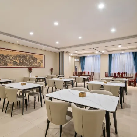 Xiwen Hotel (Dengzhou Xintian 360 Plaza)