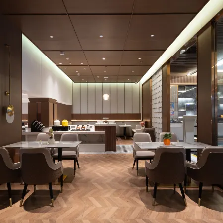 Chengji Hotel (Maoming High-Speed Railway Station Shuangshan 1st Road Branch)