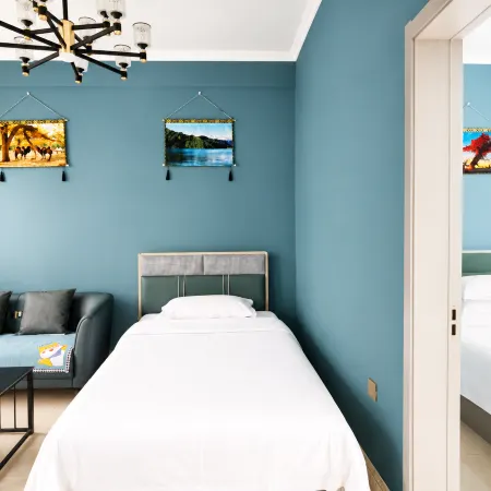 Xiangxiang Homestay (Yining Airport Railway Station)