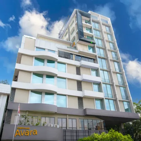 Gajahmada Avara Boutique Hotel Отели рядом с достопримечательностью «Памятник Digulis»