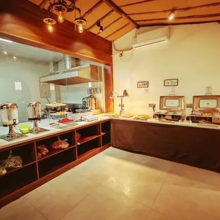 Tang Yunyi house B & B (Dunhuang YueYaQuan store)