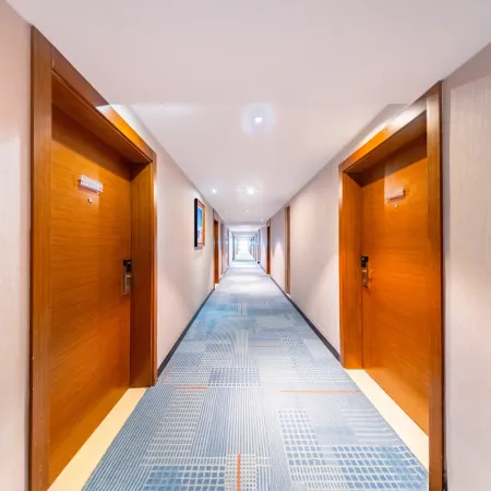 Heyi Hotel (Xining Daxin Street Night Market Central Square Branch)