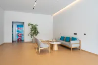 Holiday Lanting · LUXE Smart Audio-visual Designer Homestay