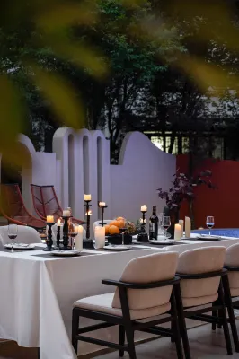 qianhuan.redhouseshejishidujiabieshu(xiaoqikongdongmenshoupiaodatingdian) Hotels in 