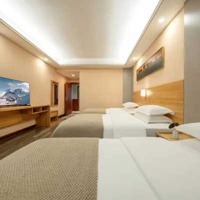 Ruihua Hotel (Zhenjiangge Branch, Zhenyuan Ancient Town) Hotels near Heping Village