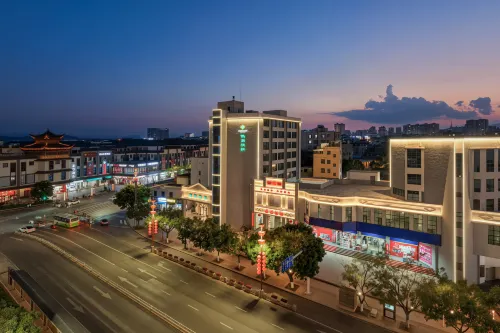 Jianshui Supply and Marketing Inn (Gucheng Excursion Train) - 주차장