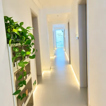 Qijiangyue Boutique Homestay (Yibin Hejiangmen Square Daguan Tower)