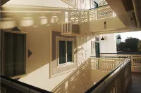 1001 Nights Boutique Inn - parking