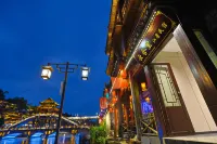 Yunsheli River View Homestay (Fenghuang Ancient Town) - Pysäköinti