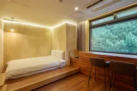 Sokcho Floating Whale Seorak Dojeok Waterfall Stay - Bintang 2