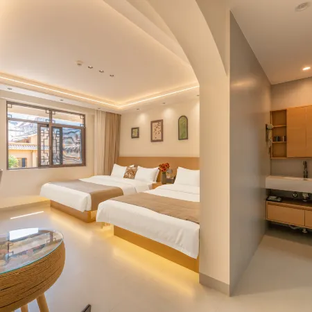 Chengjiang Shore Inn