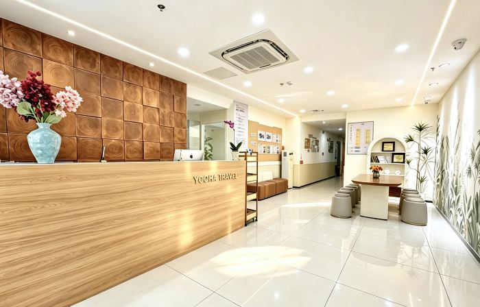 Yaha Light Travel | All-Female Homestay (Dongmen Old Street Grand Theater Subway Station)