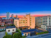 Orange Hotel (Weihai Huoju 8th Street International Coastal Baths) Hotels in Weihai